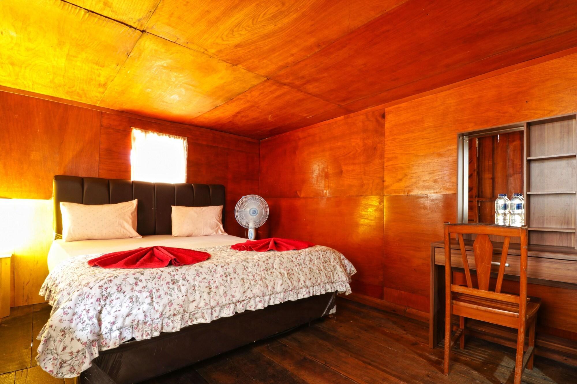 Tuk Tuk Timbul Bungalows Ngoại thất bức ảnh