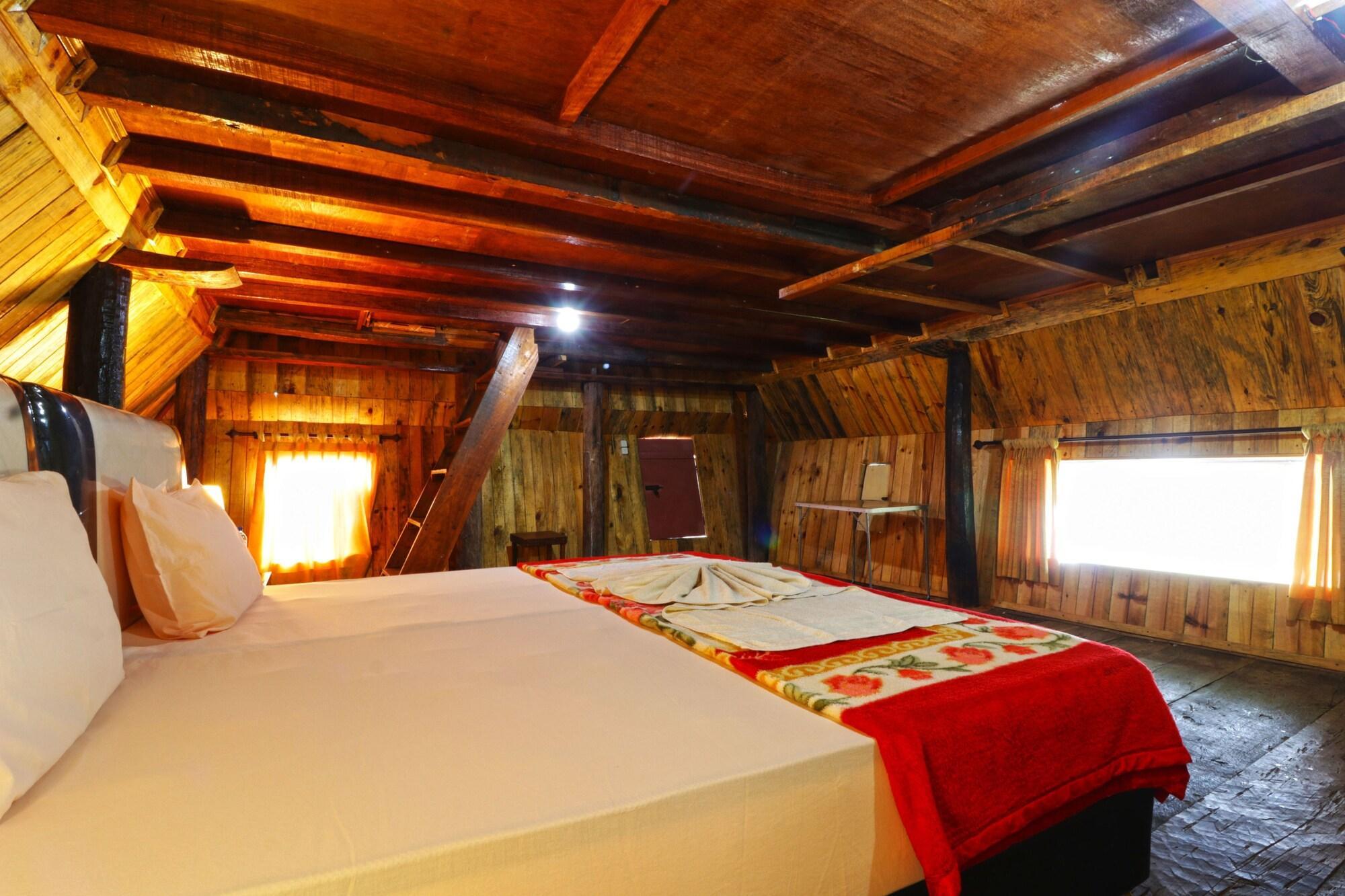 Tuk Tuk Timbul Bungalows Ngoại thất bức ảnh